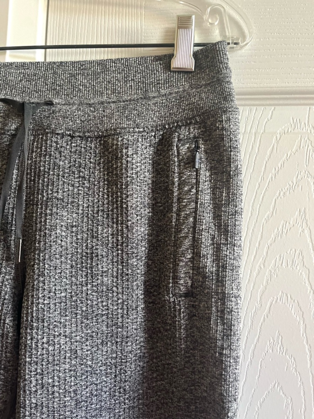 Lululemon Engineered Warmth Merino Wool-Blend Joggers  with Rib-Knit Design SZ 6 - Picture 5 of 10